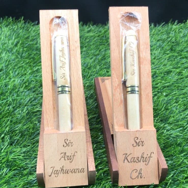 Custom Laser Engraved Wooden Pen Holder &amp; Stand